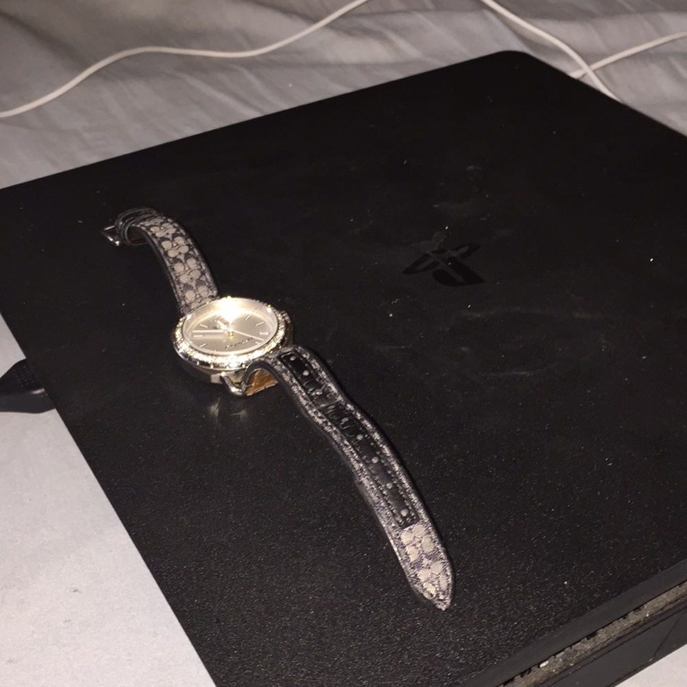 Coach Watch - Picture 2 of 2